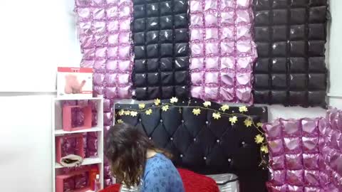 Snapshot of poisondost_hot chatting on 09-25-25, 12:09 Aleja online show from 09-25-25, 12:09