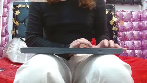 Snapshot of poisondost_hot chatting on 10-26-25, 04:57 Aleja online show from 10-26-25, 04:57