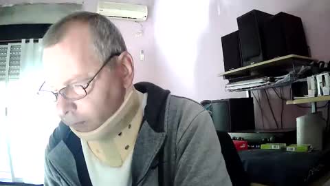 Snapshot of pol22010 chatting on 04-30-26, 06:25 Polako online show from 04-30-26, 06:25