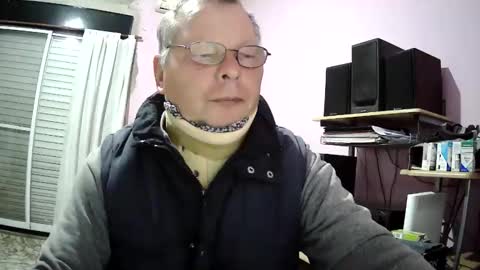 Snapshot of pol22010 chatting on 06-01-26, 12:23 Polako online show from 06-01-26, 12:23