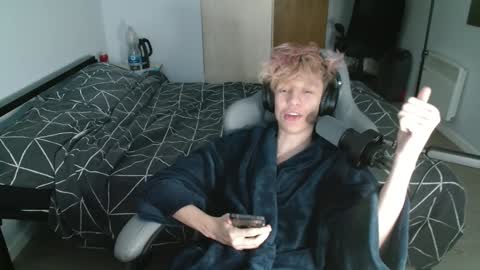 Snapshot of polarny05 chatting on 12-07-24, 08:22 Polarny online show from 12-07-24, 08:22