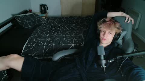 Snapshot of polarny05 chatting on 12-10-24, 07:54 Polarny online show from 12-10-24, 07:54