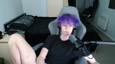 Snapshot of polarny05 chatting on 02-08-25, 04:47 Polarny online show from 02-08-25, 04:47