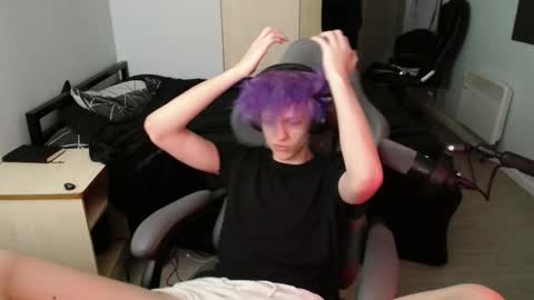 Snapshot of polarny05 chatting on 02-11-25, 05:50 Polarny online show from 02-11-25, 05:50