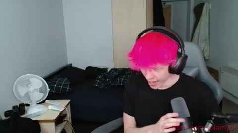 Snapshot of polarny05 chatting on 10-19-25, 07:58 Polarny online show from 10-19-25, 07:58