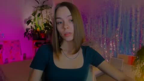 Snapshot of poli__ chatting on 12-19-24, 09:28 Martha online show from 12-19-24, 09:28