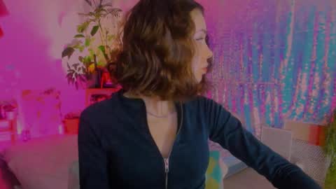 Snapshot of poli__ chatting on 01-01-25, 02:52 Martha online show from 01-01-25, 02:52