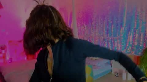 Snapshot of poli__ chatting on 01-01-25, 11:18 Martha online show from 01-01-25, 11:18