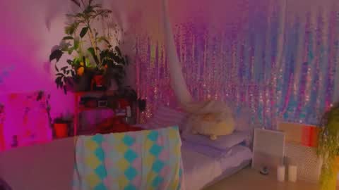 Snapshot of poli__ chatting on 01-04-25, 12:05 Martha online show from 01-04-25, 12:05