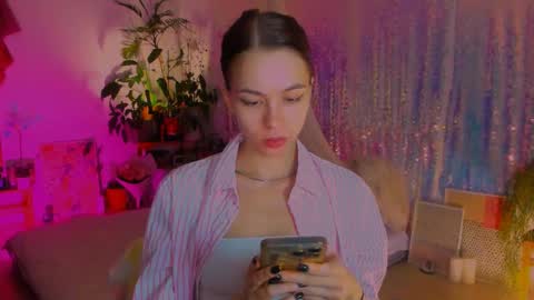 Snapshot of poli__ chatting on 01-10-25, 09:20 Martha online show from 01-10-25, 09:20