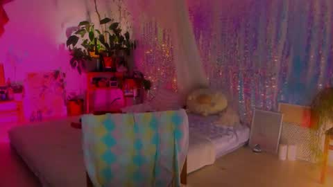 Snapshot of poli__ chatting on 02-08-25, 09:36 Martha online show from 02-08-25, 09:36