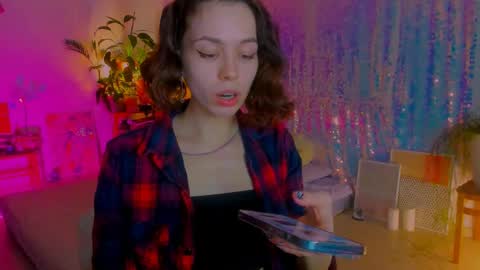 Snapshot of poli__ chatting on 02-25-25, 09:46 Martha online show from 02-25-25, 09:46