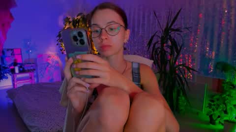 Snapshot of poli__ chatting on 09-24-25, 09:01 Martha online show from 09-24-25, 09:01