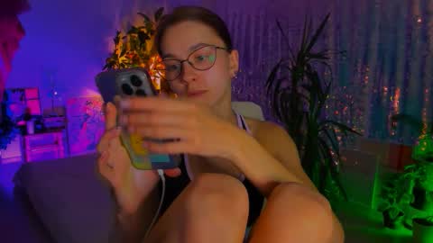 Snapshot of poli__ chatting on 09-26-25, 06:45 Martha online show from 09-26-25, 06:45