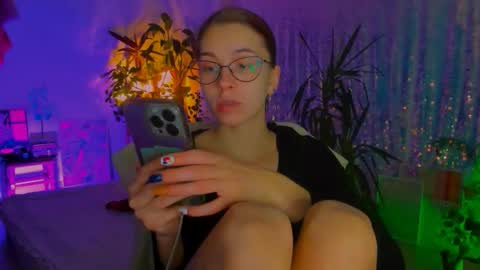 Snapshot of poli__ chatting on 11-02-25, 02:30 Martha online show from 11-02-25, 02:30