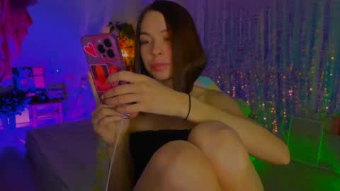 Snapshot of poli__ chatting on 12-18-25, 04:35 Martha online show from 12-18-25, 04:35