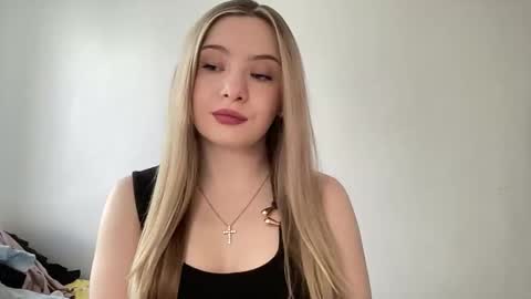 polishangel222 online show from 04-26-26, 01:42