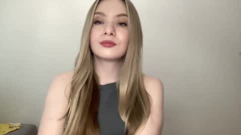 Snapshot of polishangel222 chatting on 05-12-26, 04:37 polishangel222 online show from 05-12-26, 04:37