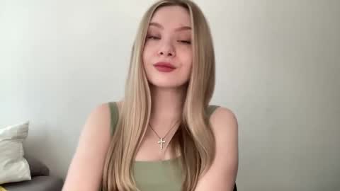 Snapshot of polishangel222 chatting on 06-05-26, 01:06 polishangel222 online show from 06-05-26, 01:06