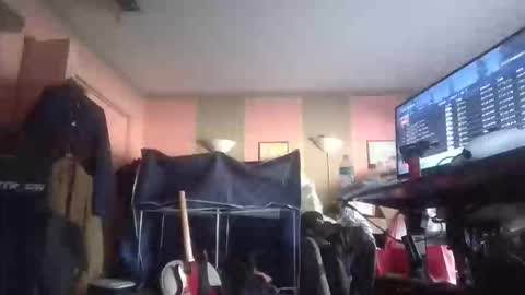 Snapshot of polishrifle3 chatting on 12-13-25, 07:53 jaws online show from 12-13-25, 07:53