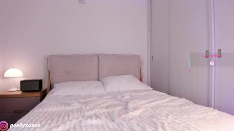 Polly online show from 09-19-25, 03:02