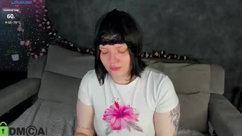 Polly online show from 10-24-25, 02:08