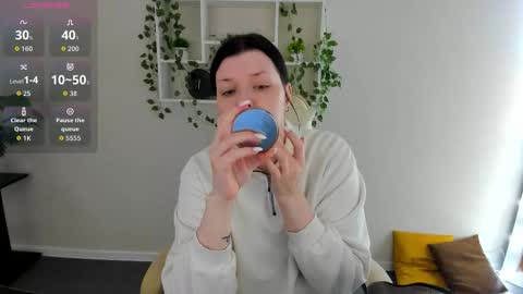 Snapshot of polly__mayer chatting on 11-14-25, 01:37 Polly online show from 11-14-25, 01:37