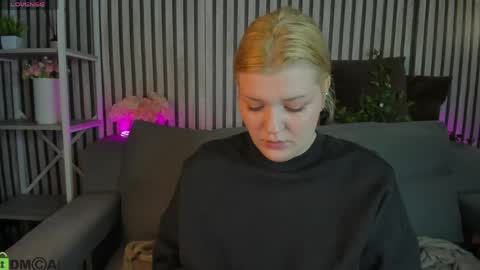 Polly online show from 04-27-26, 01:03