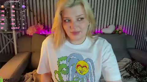 Polly online show from 07-25-26, 01:04