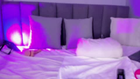 POLLY online show from 02-05-25, 01:22