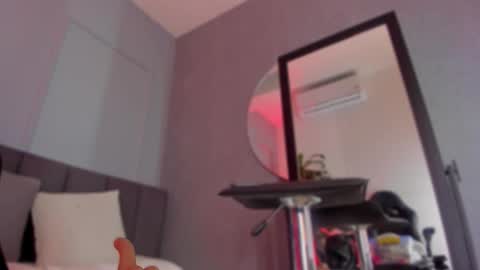 POLLY online show from 11-24-25, 10:37