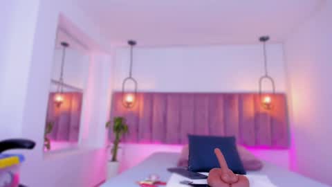 POLLY online show from 04-23-26, 10:25