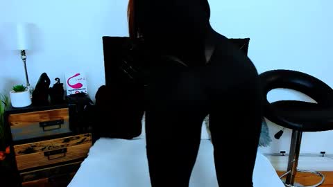 Polly online show from 03-28-26, 01:05