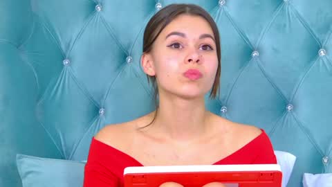 Polly online show from 01-29-25, 02:19