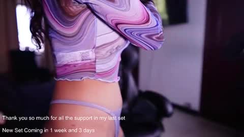 Snapshot of polvodeestrellas_ chatting on 02-04-25, 05:23  - Help me Reach 100 thumbs up  online show from 02-04-25, 05:23