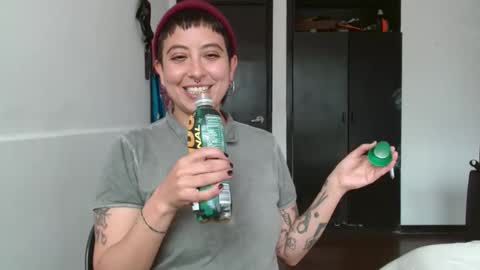 Poly online show from 12-11-24, 08:07