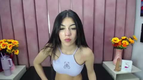 Snapshot of poly_sasha_ chatting on 02-21-25, 02:17 poly sasha  online show from 02-21-25, 02:17
