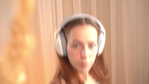 Snapshot of poni_dii chatting on 12-17-25, 08:09 online show from 12-17-25, 08:09