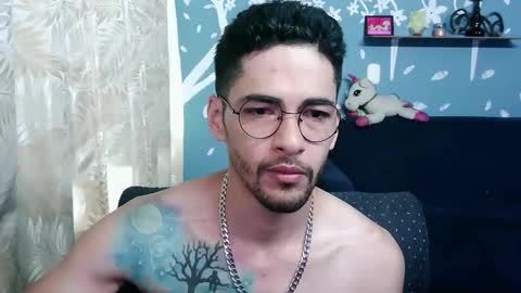 Snapshot of ponzothc chatting on 11-17-25, 09:31 ponzothc online show from 11-17-25, 09:31