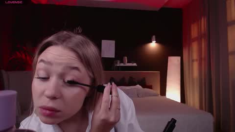 Eva online show from 10-01-25, 01:11