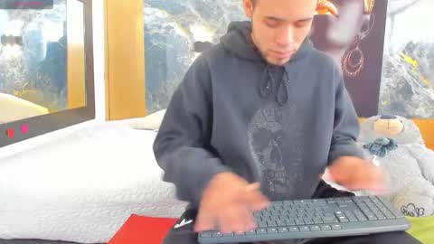 pool  online show from 10-24-25, 02:02
