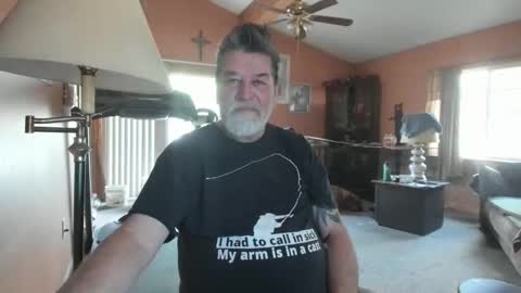 Snapshot of popcorn_peanut chatting on 11-15-25, 05:20 xoxo online show from 11-15-25, 05:20