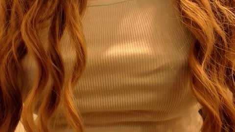 Snapshot of poppybloopy chatting on 09-23-25, 06:11 April online show from 09-23-25, 06:11