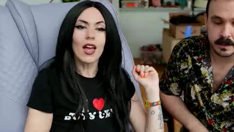 Snapshot of popstarsextape chatting on 11-19-25, 03:45 A cadia online show from 11-19-25, 03:45