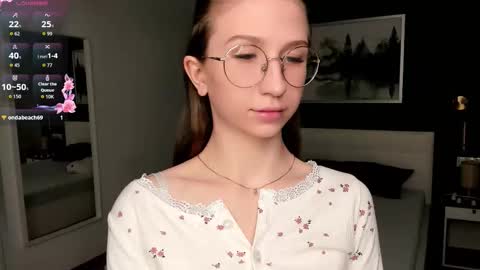 Elizabeth online show from 09-25-25, 07:06