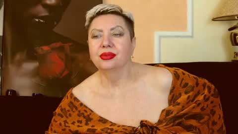 Snapshot of posh_lady chatting on 12-14-24, 06:35 LADY POSH online show from 12-14-24, 06:35