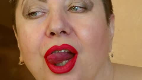 Snapshot of posh_lady chatting on 12-20-24, 10:32 LADY POSH online show from 12-20-24, 10:32