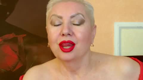 Snapshot of posh_lady chatting on 12-25-24, 01:42 LADY POSH online show from 12-25-24, 01:42
