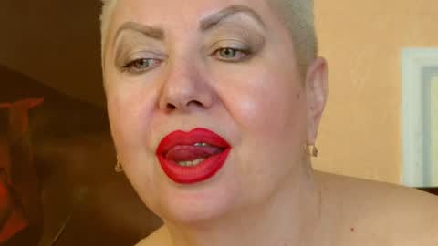 Snapshot of posh_lady chatting on 12-28-24, 04:30 LADY POSH online show from 12-28-24, 04:30