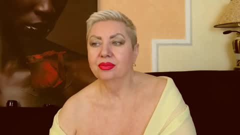 Snapshot of posh_lady chatting on 02-13-25, 01:50 LADY POSH online show from 02-13-25, 01:50